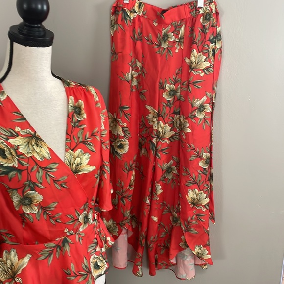 AVA & AIDEN wrap top and leaf print tulip hem pants orange like new floral - Picture 3 of 10